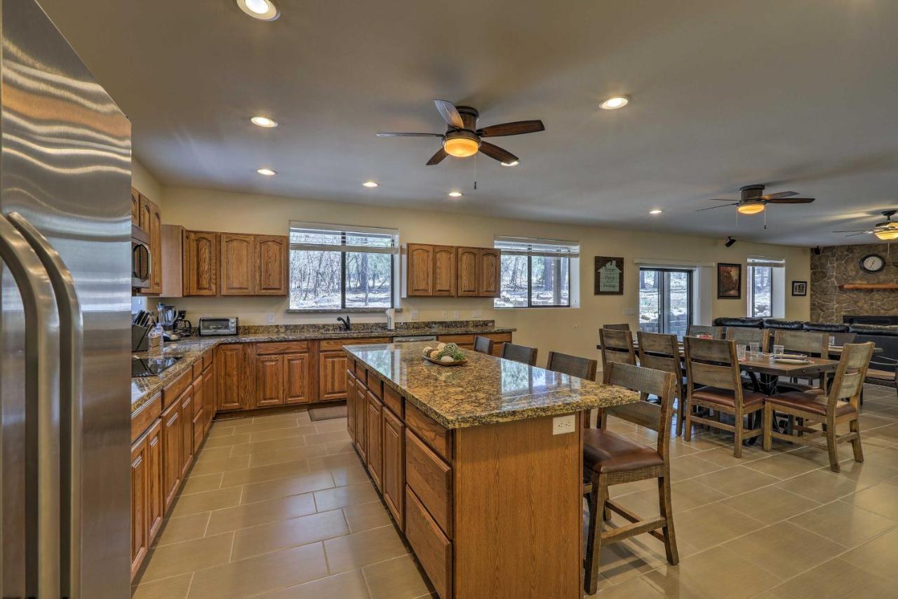 Spacious Pinetop-Lakeside Home With Hot Tub And Grill! Екстериор снимка