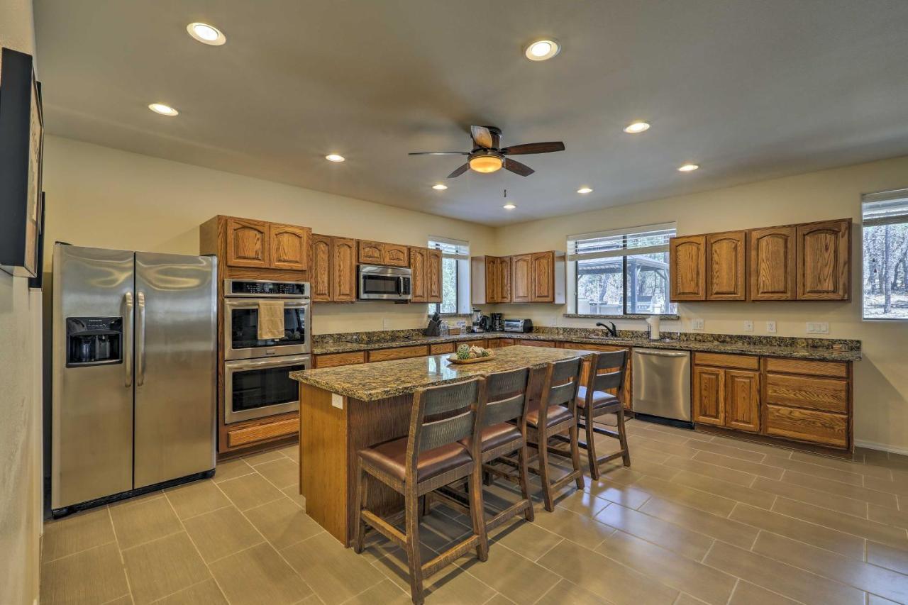Spacious Pinetop-Lakeside Home With Hot Tub And Grill! Екстериор снимка