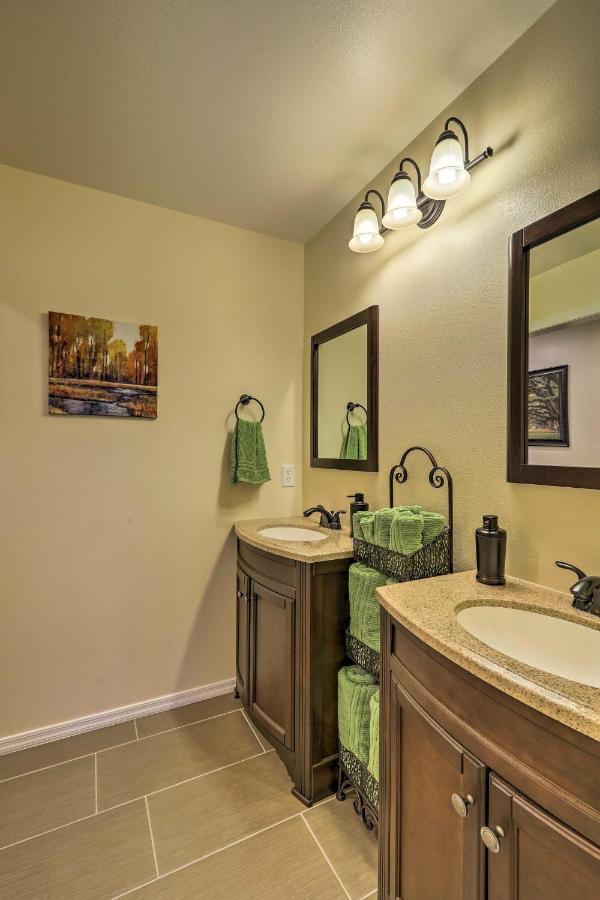 Spacious Pinetop-Lakeside Home With Hot Tub And Grill! Екстериор снимка