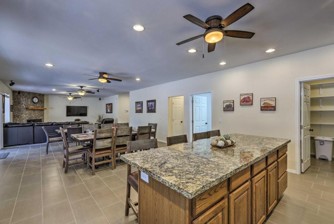 Spacious Pinetop-Lakeside Home With Hot Tub And Grill! Екстериор снимка